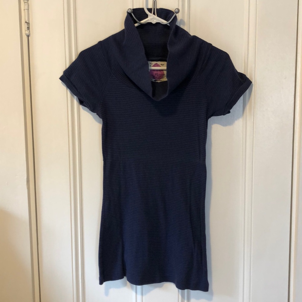 Casual Free People short sleeve with cowl neck